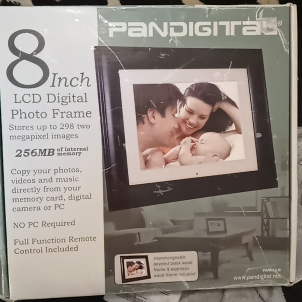 Plandigital 8" LCD picture frame
